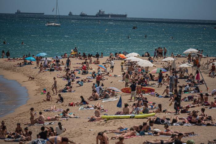 Una madrileña, denunciada por saltarse las restricciones para irse a su casa de la playa en Alicante
