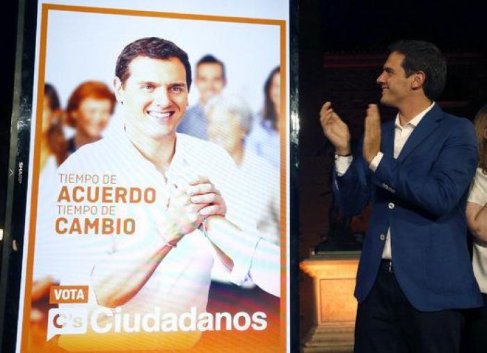 La foto de Rajoy andando entre alcachofas que triunfa en Twitter