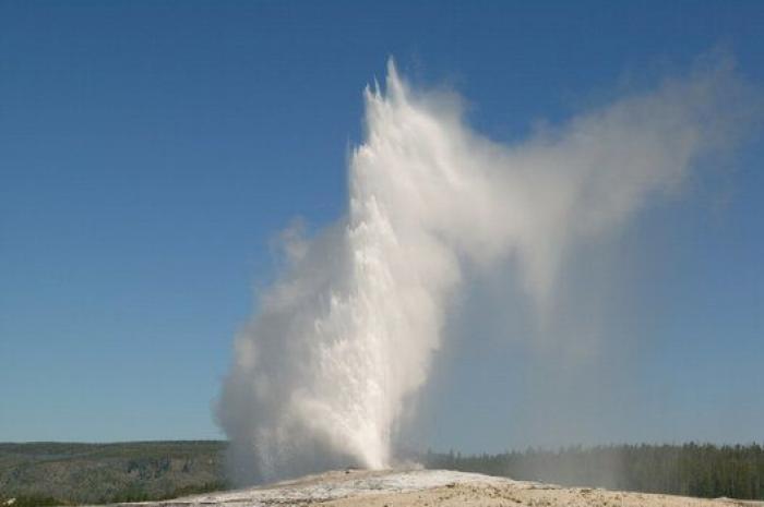"No hay restos que recuperar" del joven que se cayó en un géiser en Yellowstone