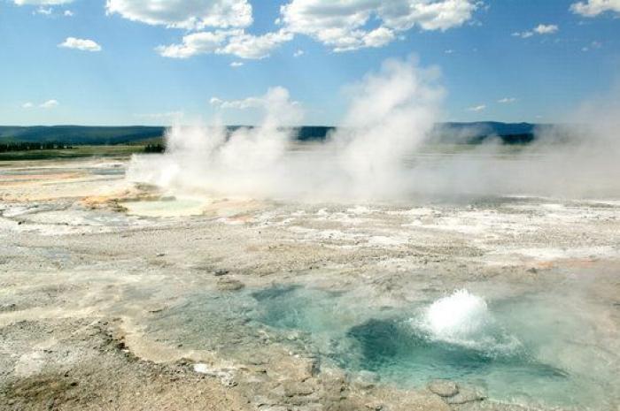 "No hay restos que recuperar" del joven que se cayó en un géiser en Yellowstone