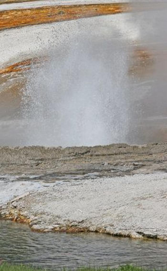"No hay restos que recuperar" del joven que se cayó en un géiser en Yellowstone