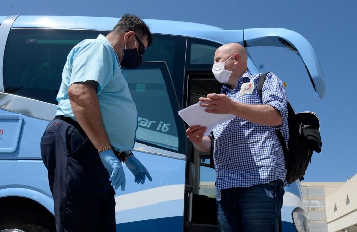 Se mantienen las muertes, suben los contagios