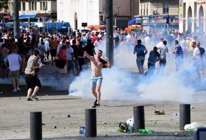 Francia confirma la deportación de 'hooligans' tras los enfrentamientos de Marsella