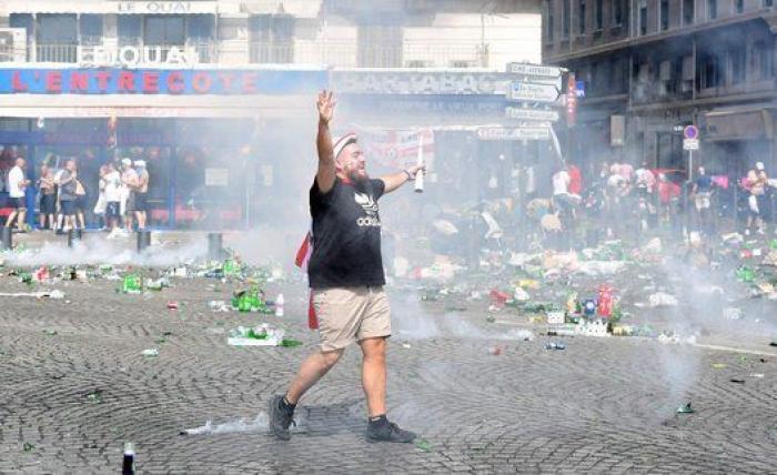 Francia confirma la deportación de 'hooligans' tras los enfrentamientos de Marsella