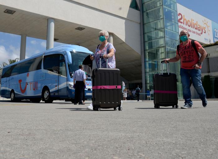 Se mantienen las muertes, suben los contagios