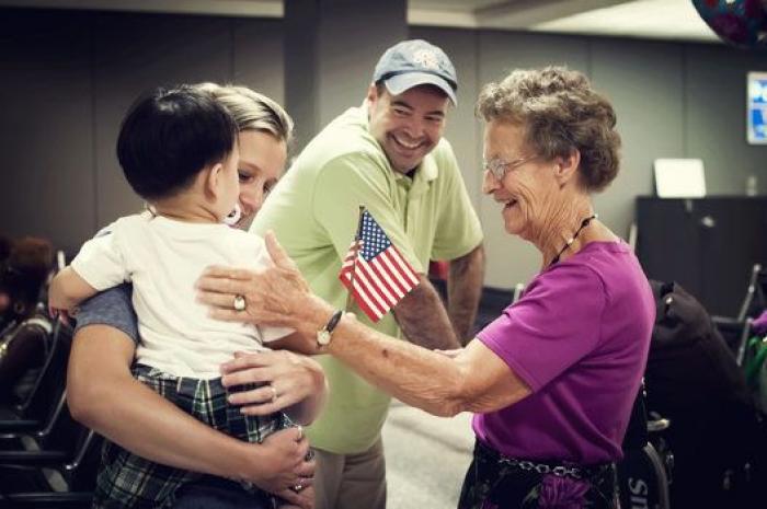 Fraude, trata y robo: Países Bajos suspende las adopciones internacionales por irregularidades