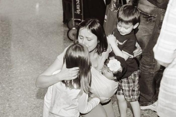 Fraude, trata y robo: Países Bajos suspende las adopciones internacionales por irregularidades