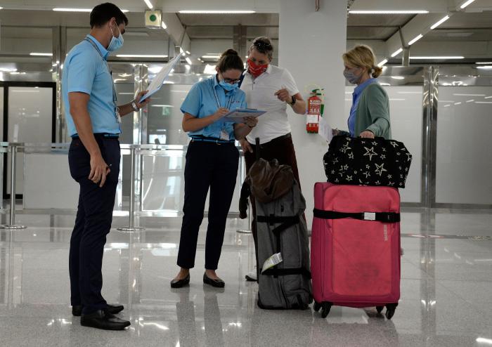 Se mantienen las muertes, suben los contagios