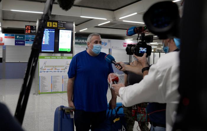 Se mantienen las muertes, suben los contagios