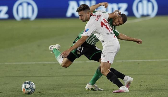 Lo que hace este profesor en un examen es la delicia de los seguidores del Betis: ojo a las preguntas