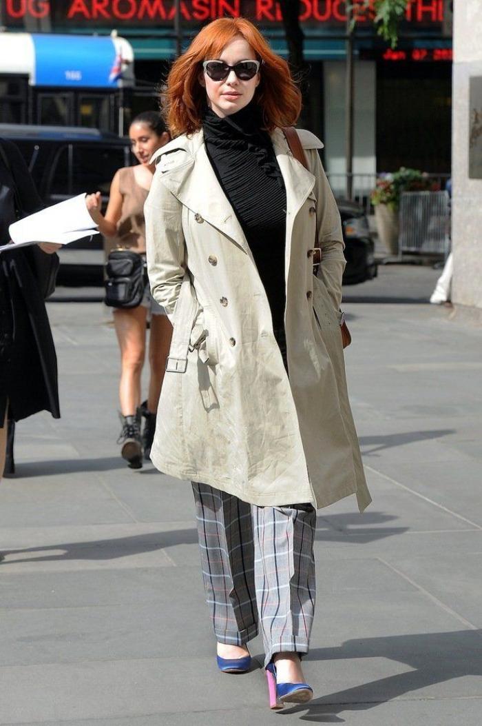 Pérez Reverte indigna en Twitter por su columna sobre Christina Hendricks: "Ya saben. La de las tetas grandes"