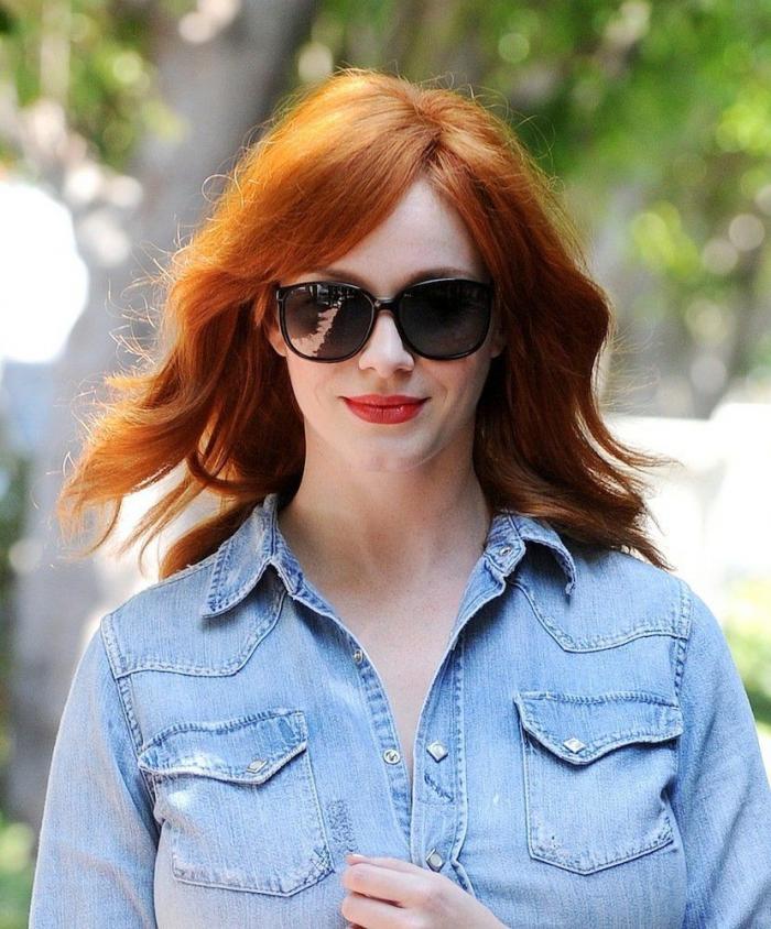 Pérez Reverte indigna en Twitter por su columna sobre Christina Hendricks: "Ya saben. La de las tetas grandes"