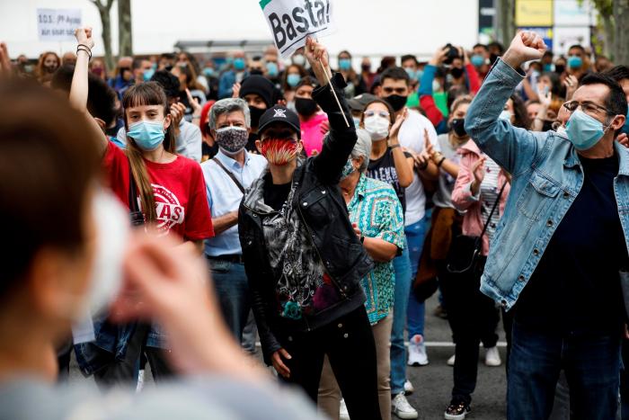 Los vecinos de Vallecas vuelven a protestar contra las políticas "irresponsables de la segregación" de Ayuso