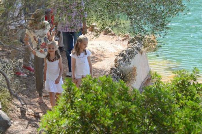 Los reyes visitan a los voluntarios que reforestan la Sierra de Tramuntana (FOTOS)