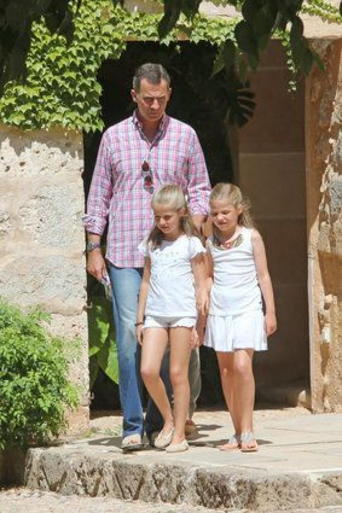 Los reyes visitan a los voluntarios que reforestan la Sierra de Tramuntana (FOTOS)