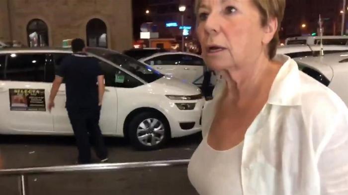 A Celia Villalobos le preguntan por el espionaje y aprovecha para mandar este 'recado' a Joan Baldoví