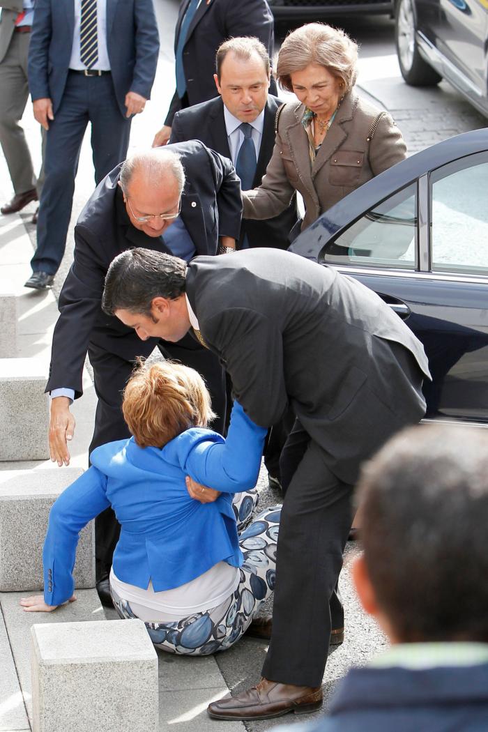 A Celia Villalobos le preguntan por el espionaje y aprovecha para mandar este 'recado' a Joan Baldoví