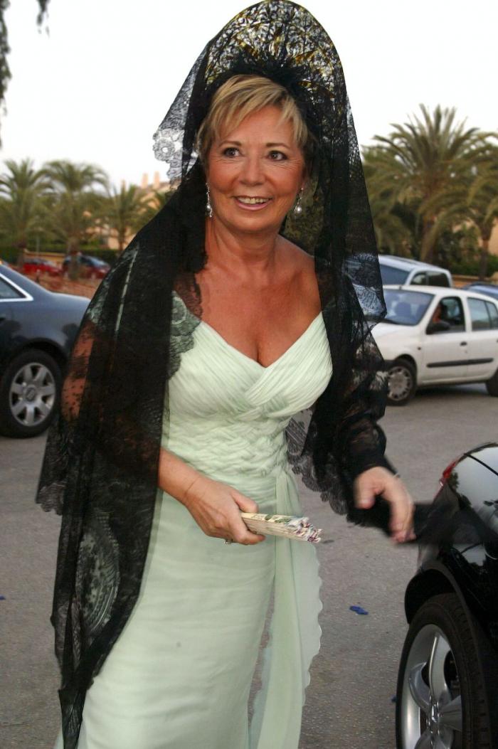 A Celia Villalobos le preguntan por el espionaje y aprovecha para mandar este 'recado' a Joan Baldoví