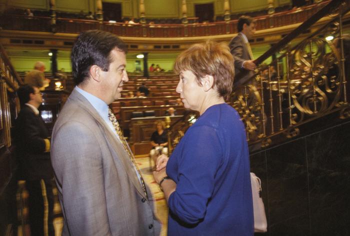 A Celia Villalobos le preguntan por el espionaje y aprovecha para mandar este 'recado' a Joan Baldoví