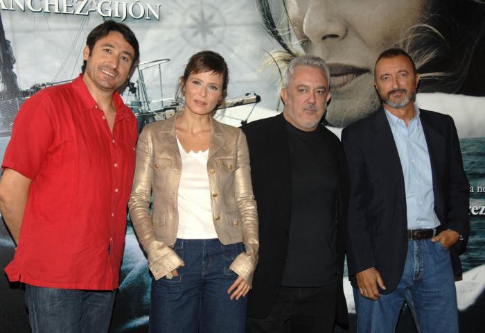 La lección de una madre a una hija que presenció Pérez-Reverte y que está arrasando en Twitter