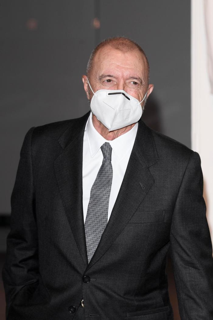 La lección de una madre a una hija que presenció Pérez-Reverte y que está arrasando en Twitter