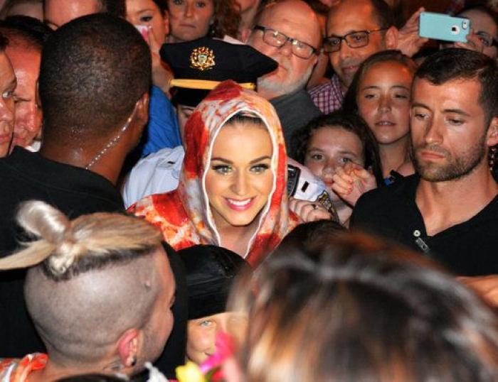 Cara Delevigne y Katy Perry tienen 'mono' de pizza (FOTOS)