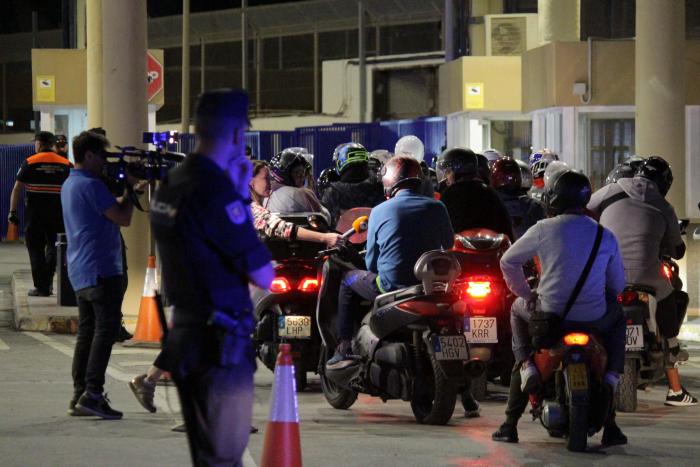 Medio millar de migrantes acceden a España tras un salto masivo a la valla de Melilla