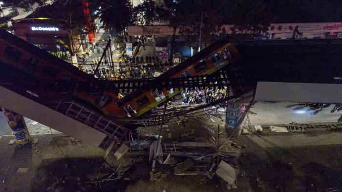 Al menos 15 muertos y 70 heridos al hundirse una vía elevada de metro en Ciudad de México