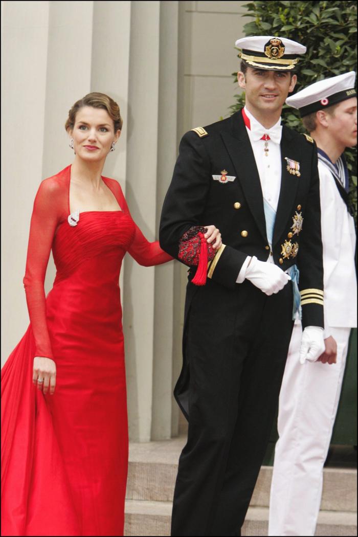 El mensaje detrás del último vestido rojo de Letizia