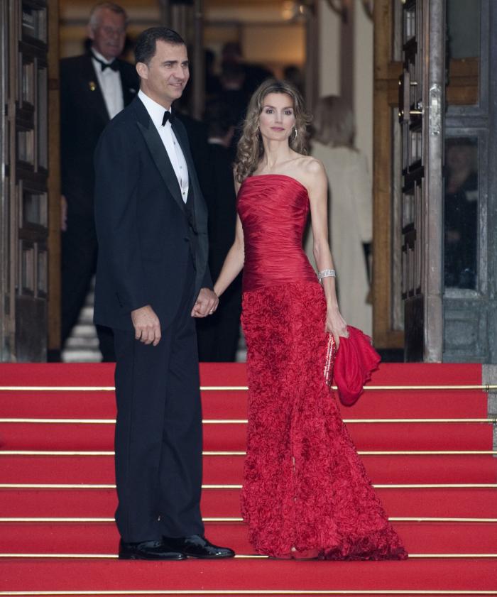 El mensaje detrás del último vestido rojo de Letizia