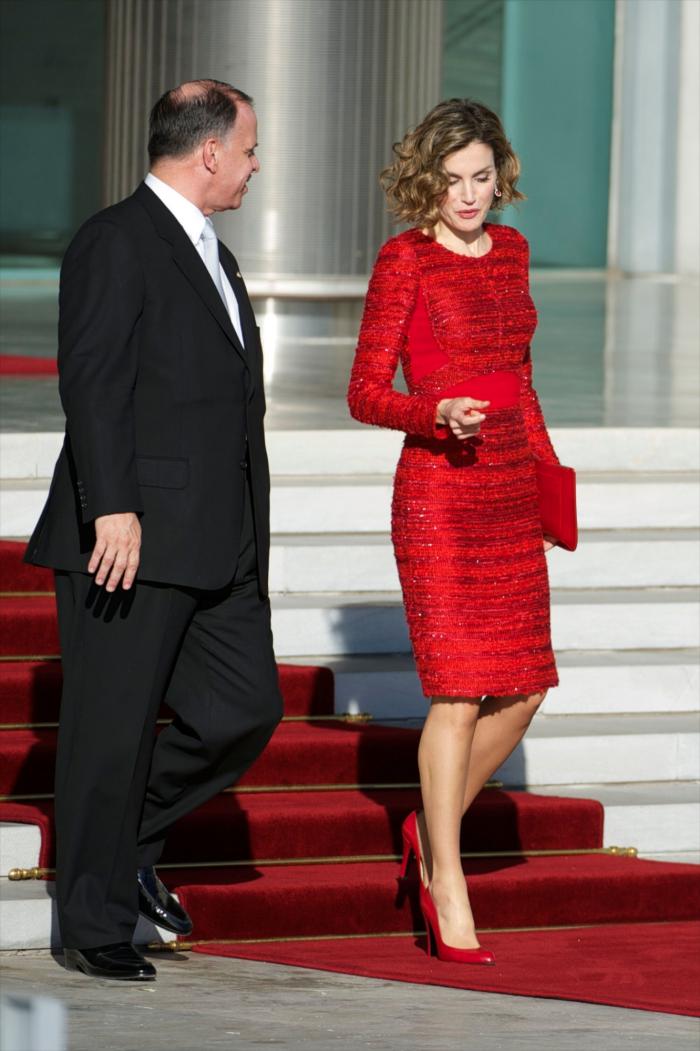 El mensaje detrás del último vestido rojo de Letizia
