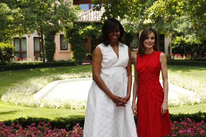 El mensaje detrás del último vestido rojo de Letizia