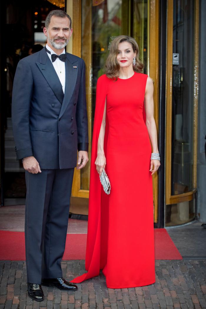 El mensaje detrás del último vestido rojo de Letizia