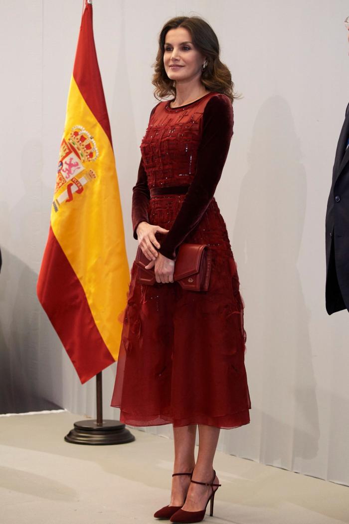 El mensaje detrás del último vestido rojo de Letizia