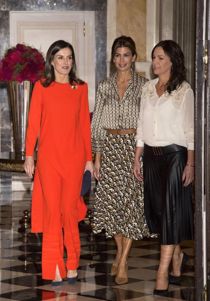 El mensaje detrás del último vestido rojo de Letizia