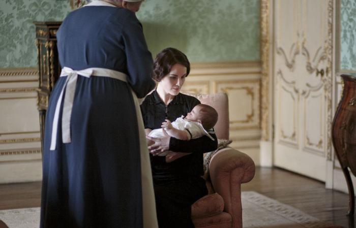 Los actores de 'Downton Abbey' se ríen del gazapo de la botella de agua