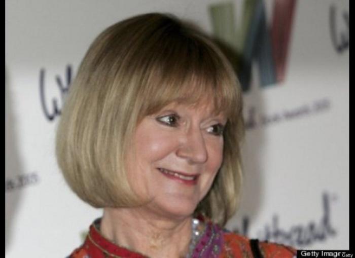 Los actores de 'Downton Abbey' se ríen del gazapo de la botella de agua