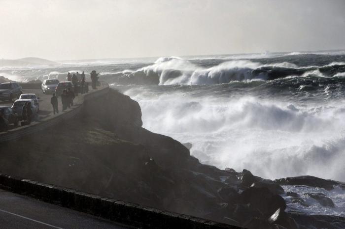 Un total de 26 provincias, en alerta por vientos de 140 km/h, oleaje, nevadas y frío
