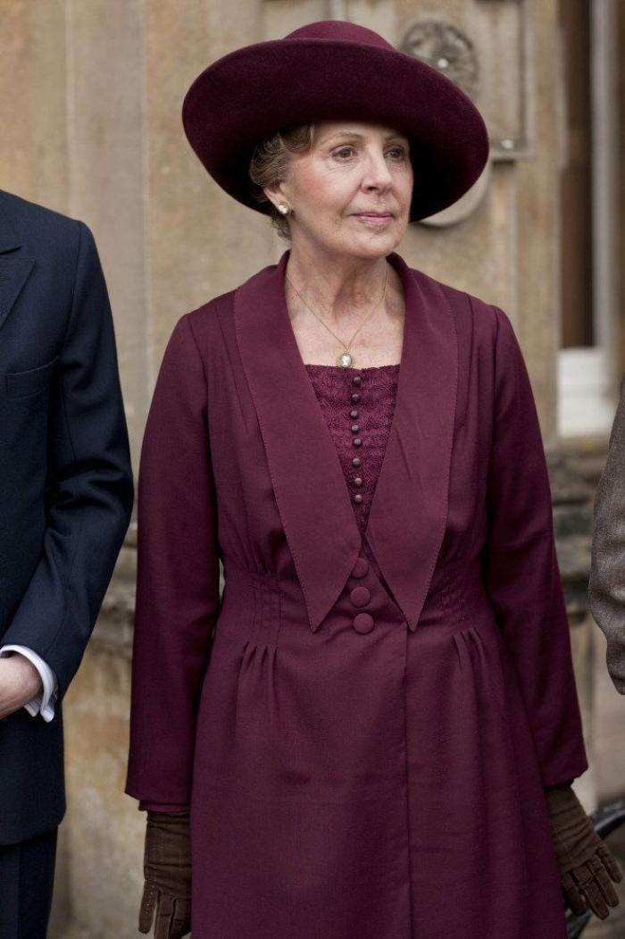 Los actores de 'Downton Abbey' se ríen del gazapo de la botella de agua