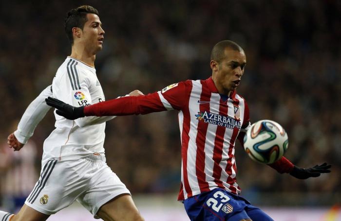 El Madrid sentencia al Atlético entre patadas (3-0)