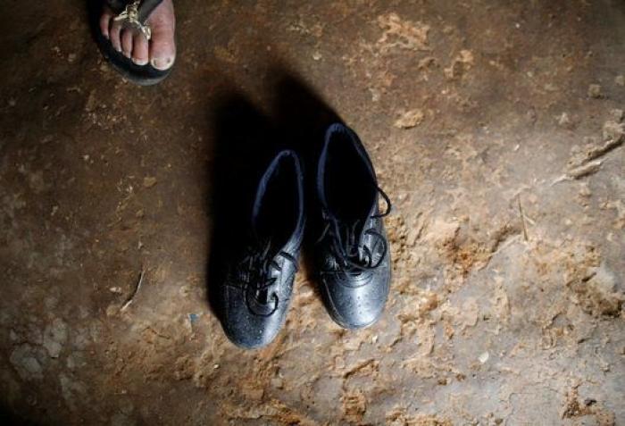 Un hombre de 68 años regresa a la escuela en Nepal tras abandonarla de niño para trabajar (FOTOGALERÍA)