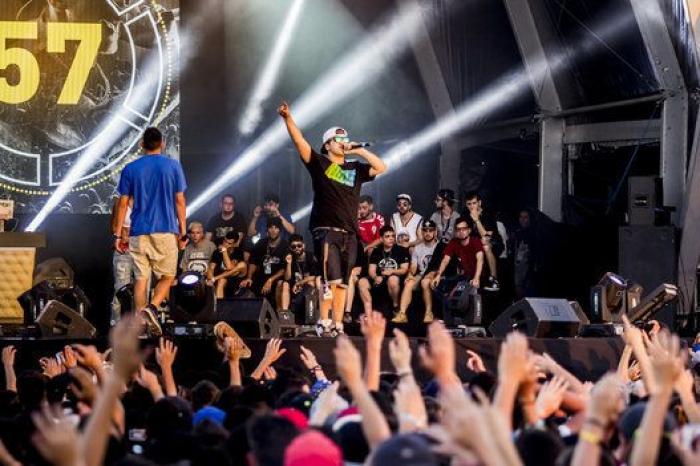 El malagueño 'Skone' gana la Batalla de los Gallos ante 18.000 personas