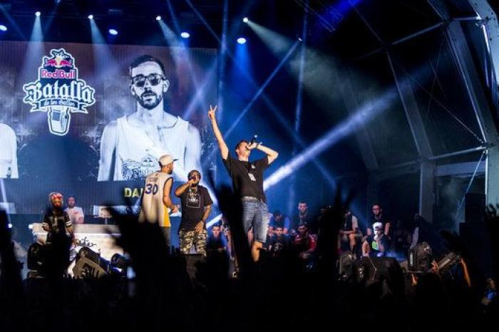 El malagueño 'Skone' gana la Batalla de los Gallos ante 18.000 personas