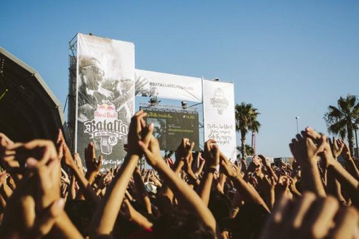 El malagueño 'Skone' gana la Batalla de los Gallos ante 18.000 personas