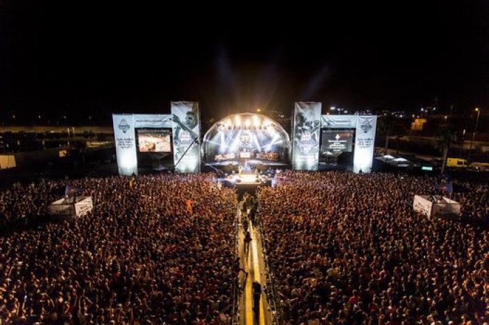 El malagueño 'Skone' gana la Batalla de los Gallos ante 18.000 personas