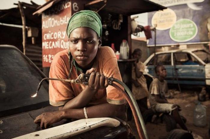 Las poderosas imágenes de las mujeres mecánicas de Senegal