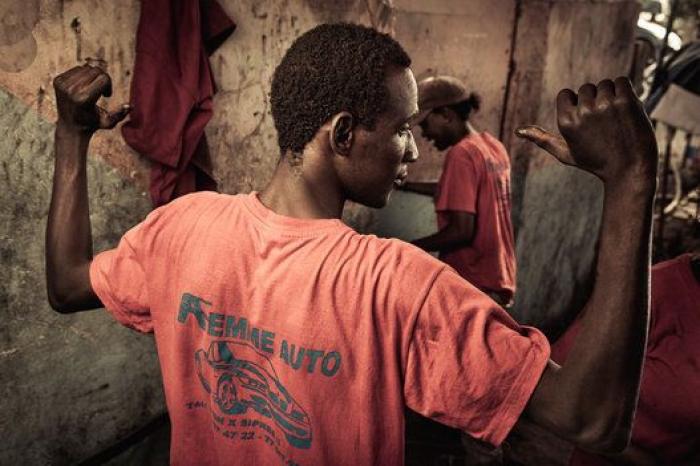 Las poderosas imágenes de las mujeres mecánicas de Senegal