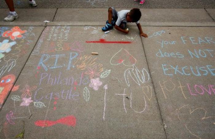 Banderas ondeando el cielo de Lisboa entre otras fotos del día