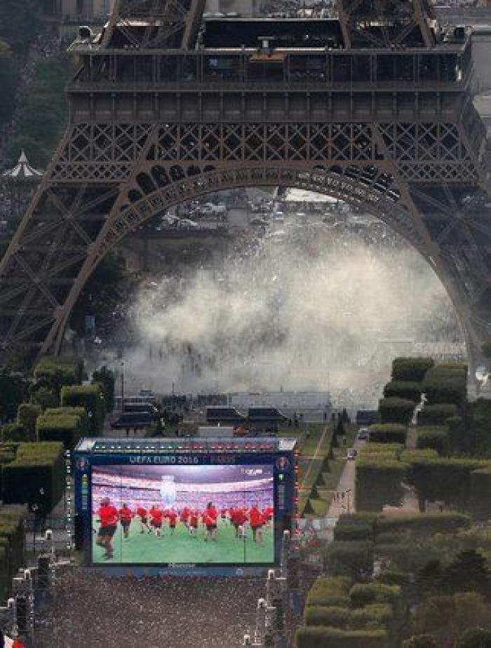 Cierran la Torre Eiffel tras los incidentes durante la final de la Eurocopa