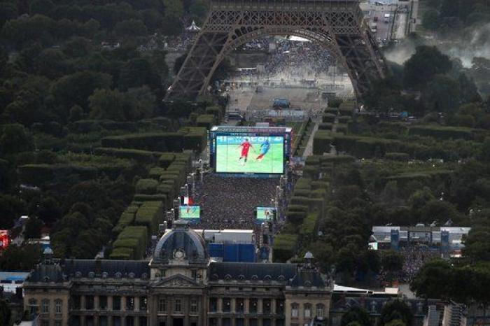 Cierran la Torre Eiffel tras los incidentes durante la final de la Eurocopa